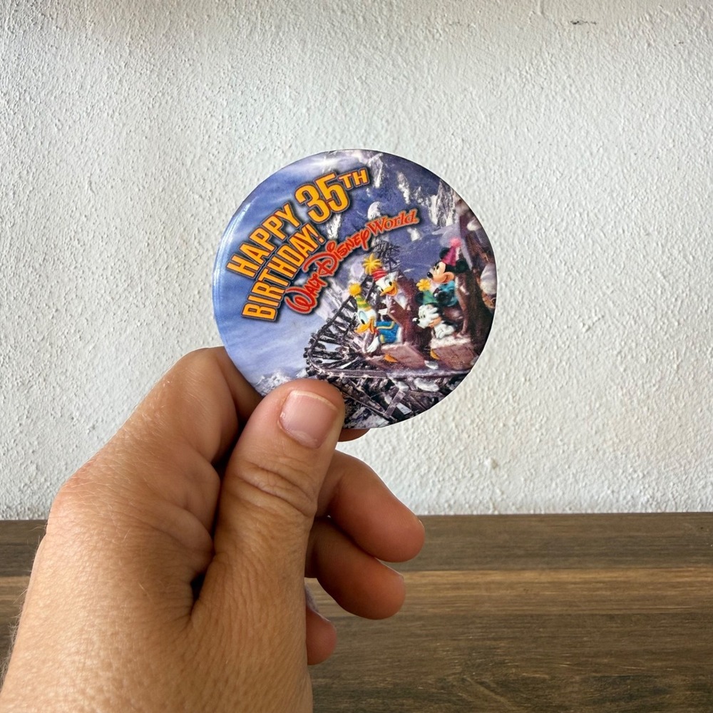 Vintage Walt Disney World 35th Birthday‎ Button Expedition Everest Donald Goofy